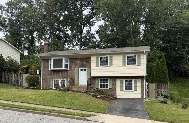 Property Photo:  13632 Kingsman Road  VA 22193 