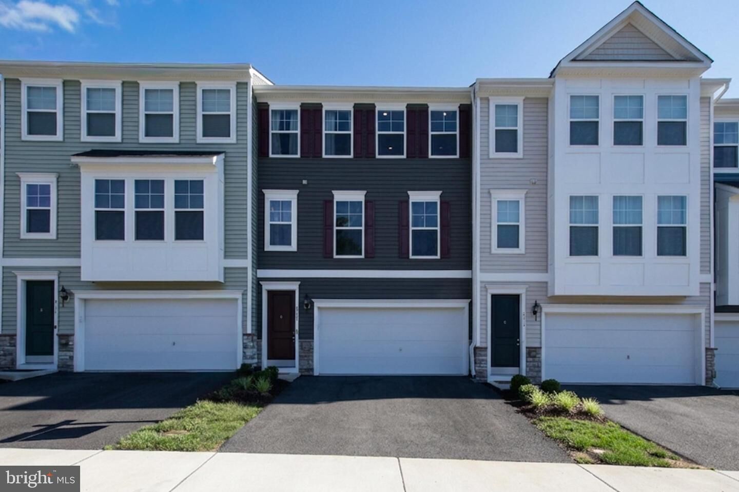 Property Photo:  4014 Shire Meadow Lane  VA 22172 