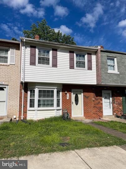 Property Photo: 14583 Earlham Court VA 22193