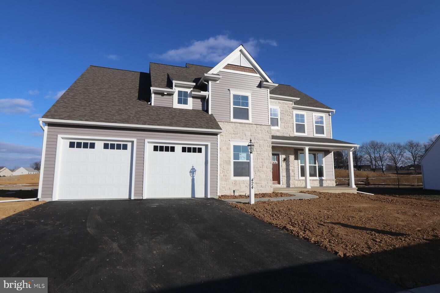 Property Photo:  409 Parkside Way  PA 17543 