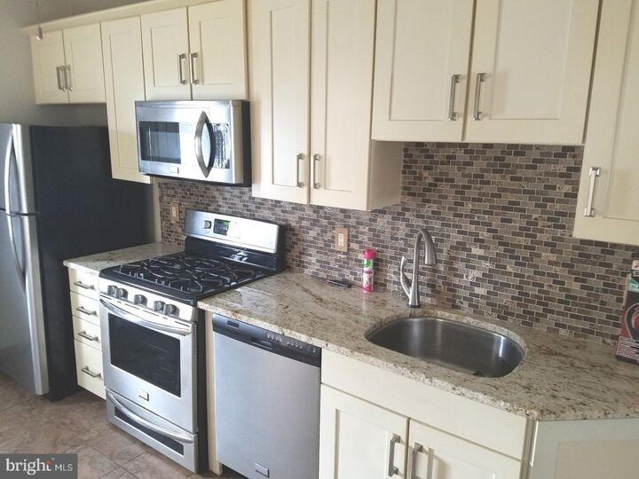 Property Photo:  631 Schiller  NJ 08610 