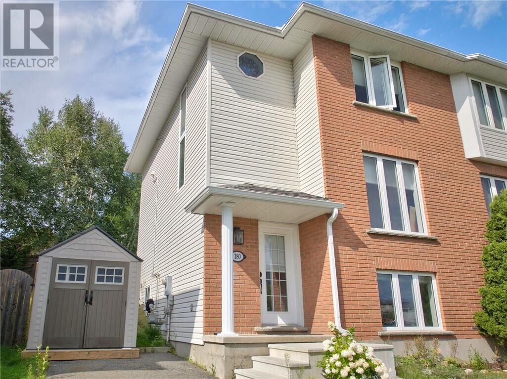 Property Photo:  180 Eaglestone Court  ON P3B 4K1 