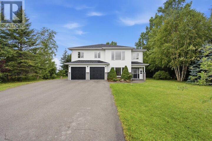 1 Dawe Crescent — photo 1