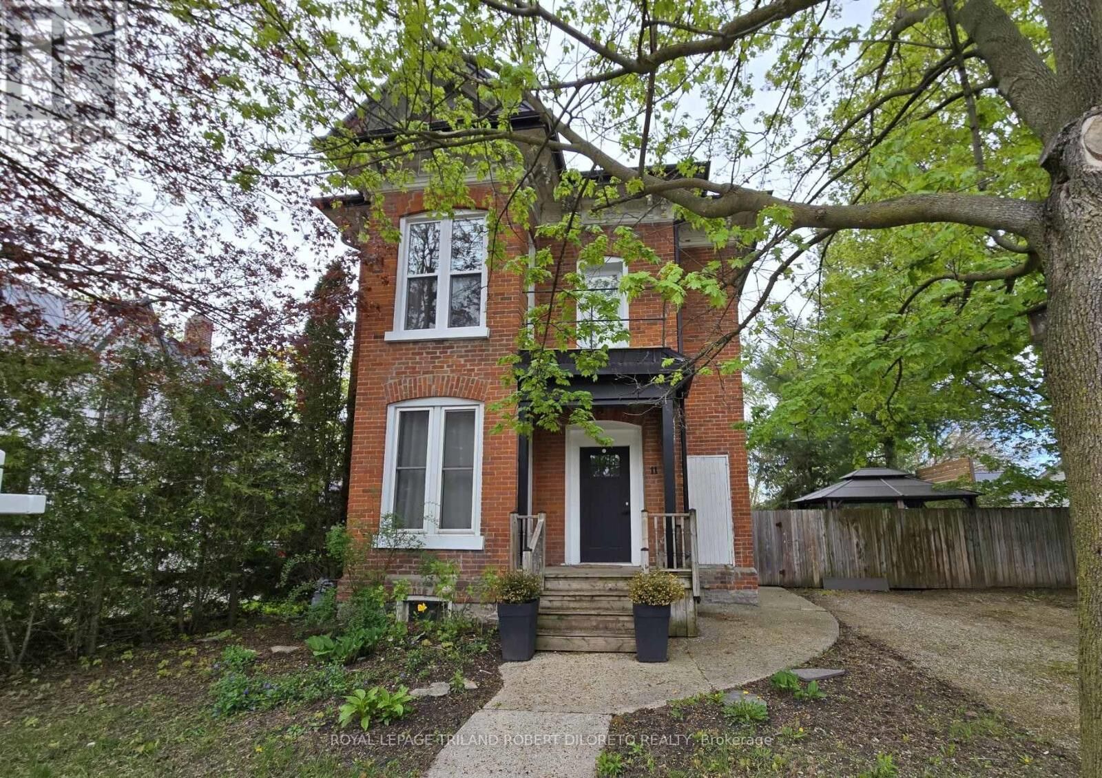 Property Photo: 11 Maple Street West ON N5H 1B8