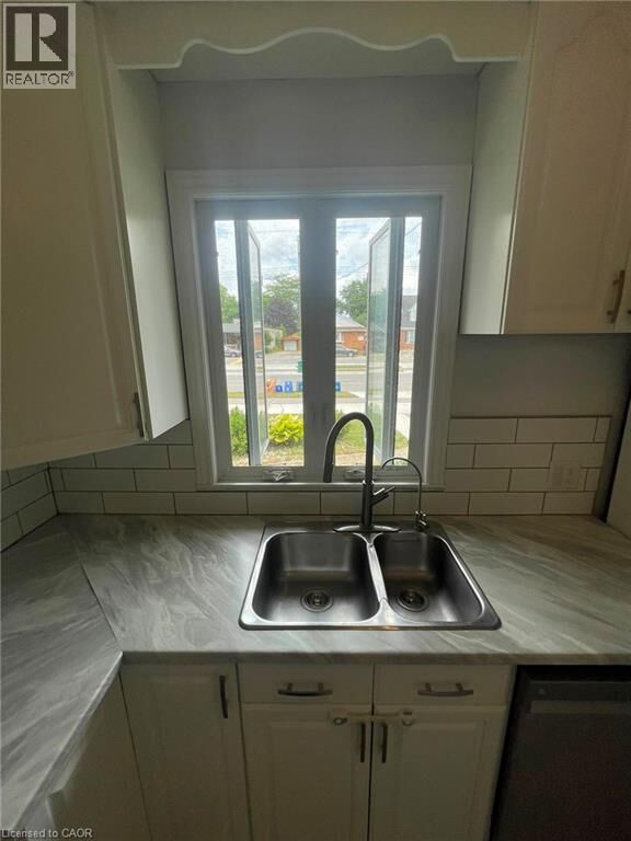 Property Photo:  601 Frederick Street Upper  ON N2B 2A8 