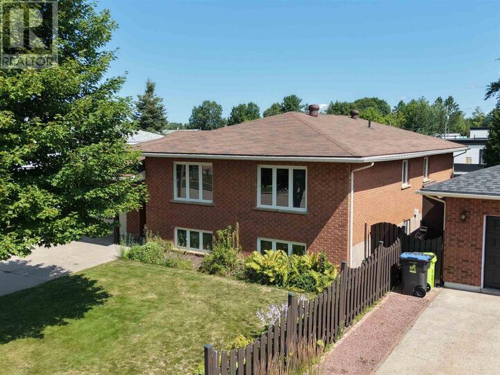 Property Photo: 53 Robin St ON P6A 5Y4