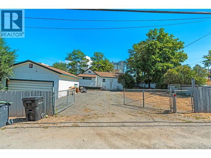 Property Photo: 2100 32nd Street BC V1T 5L1