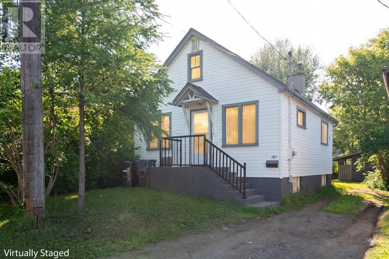 Property Photo: 185 Empress St S ON P7B 4N8