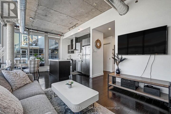 Property Photo:  360 McLeod Street 811  ON K2P 1A9 