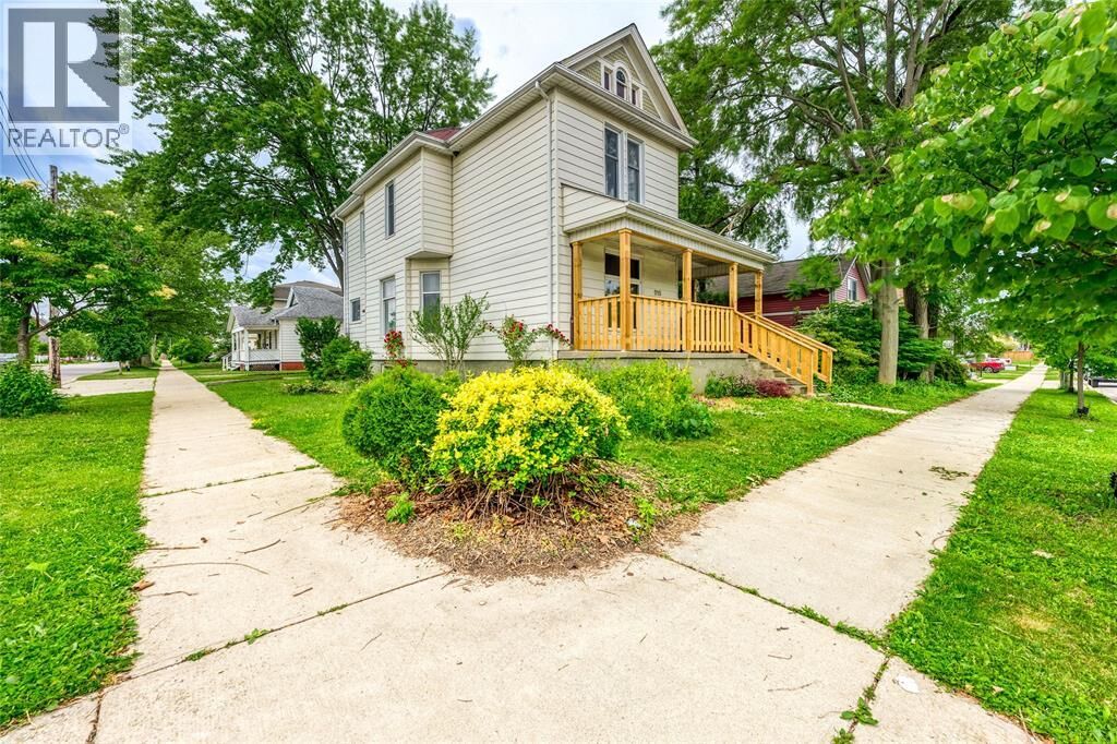 Property Photo:  215 Talfourd Street  ON N7T 1N9 