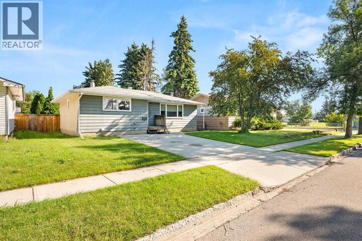 Property Photo:  4804 38 Street  SK S9V 0B3 