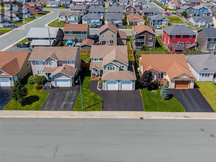33 Castle Bridge Drive — photo 1