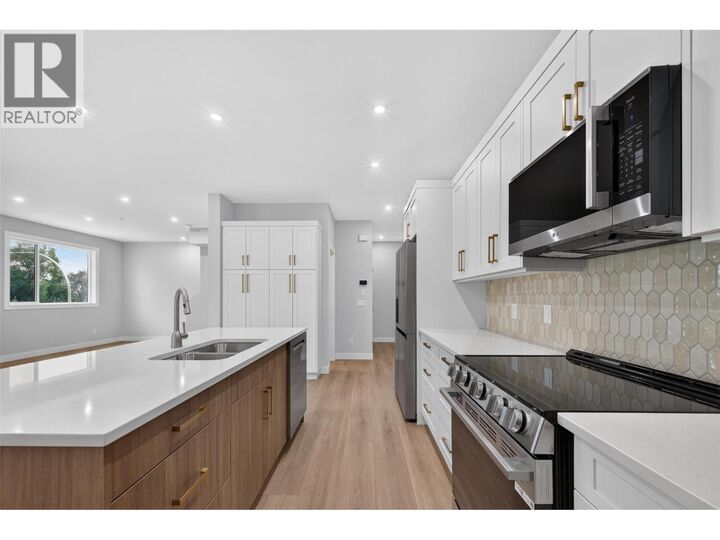 Property Photo: 2009 39 Avenue 1 BC V1T 8E5