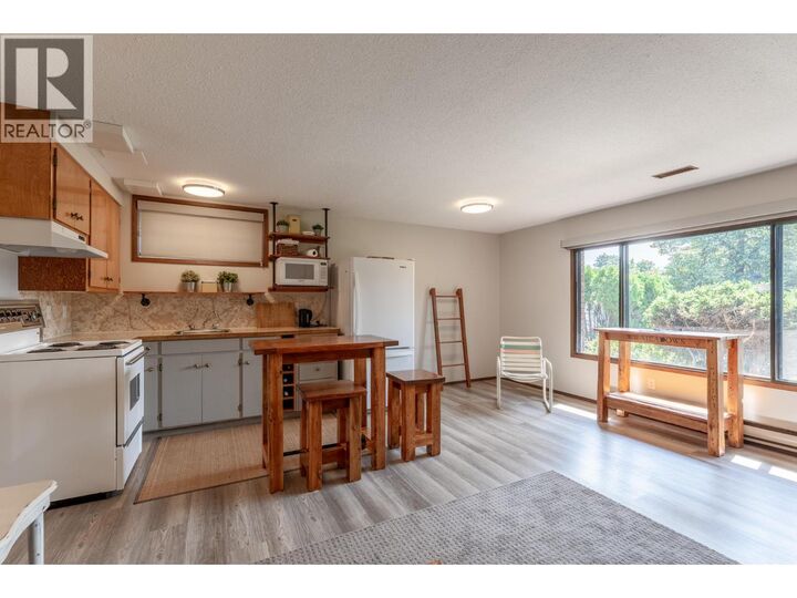 Property Photo: 1470 Lawrence Avenue BC V1Y 6M8