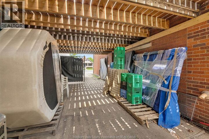 Property Photo:  1451 Ouellette Avenue Upper  ON N8X 1K1 