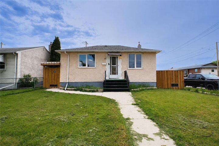 Property Photo: 1161 Clifton Street MB R3E 2T8