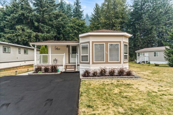 Photo de la propriété: 65367 Kawkawa Lake Road 10 BC V0X 1L1