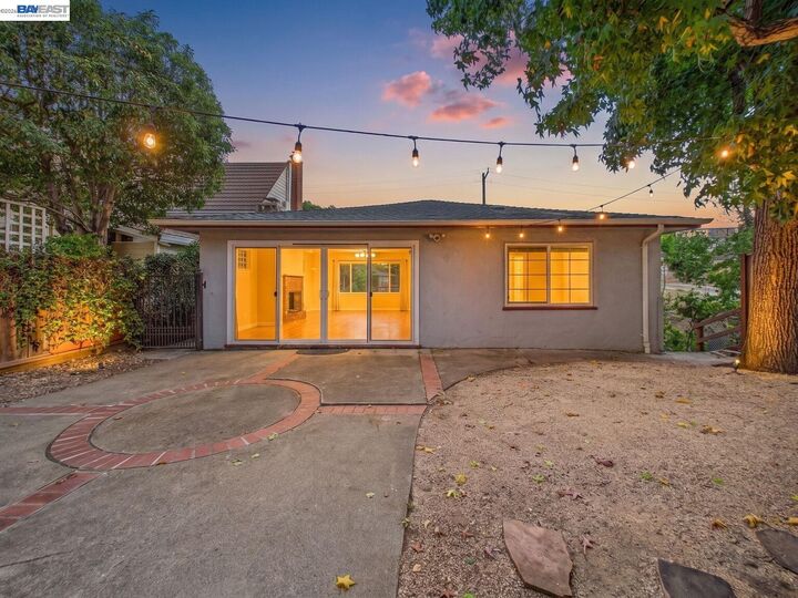 Property Photo: 4015 Rusting Ave CA 94605