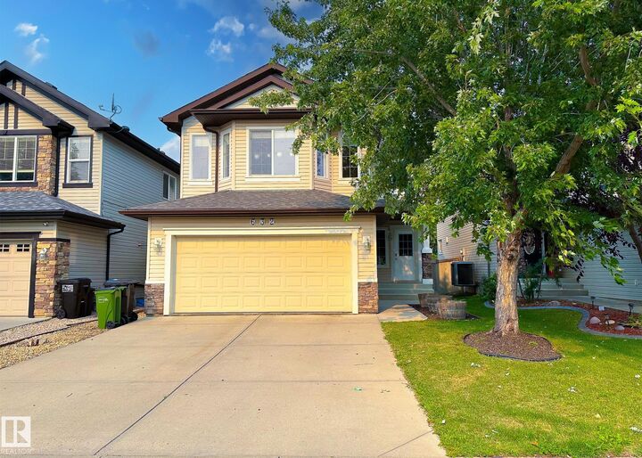 632 60 Street SW — photo 1