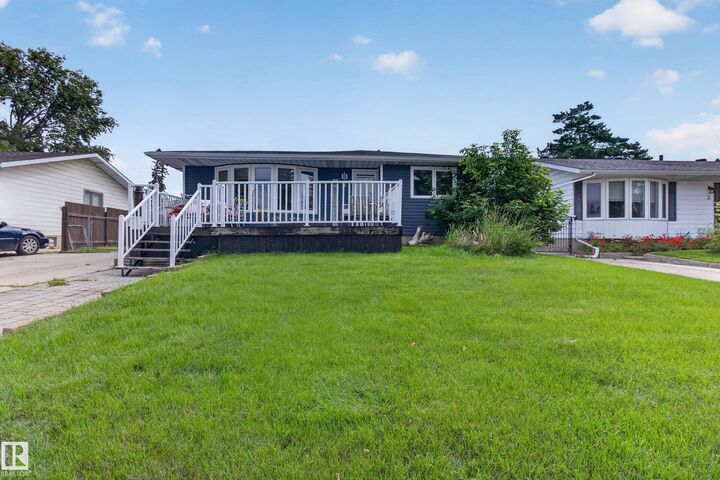 Property Photo: 5 Wilson Crescent AB T8A 3L1