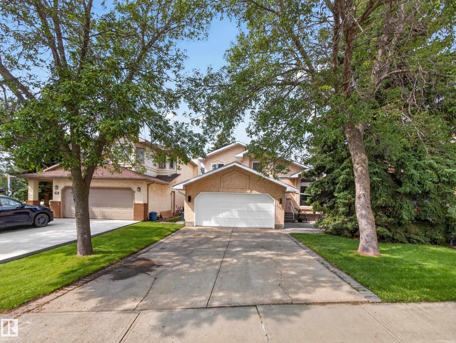 Property Photo:  1404 Falconer Road NW  AB T6R 2E1 