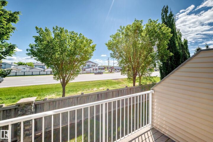 Property Photo:  5102 30 Avenue 4  AB T3M 1V9 