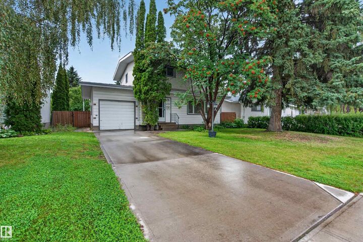 Property Photo: 4132 113 Street NW AB T6J 1L1
