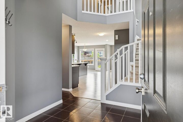 Property Photo:  5935 18 Avenue SW  AB T6X 0W4 