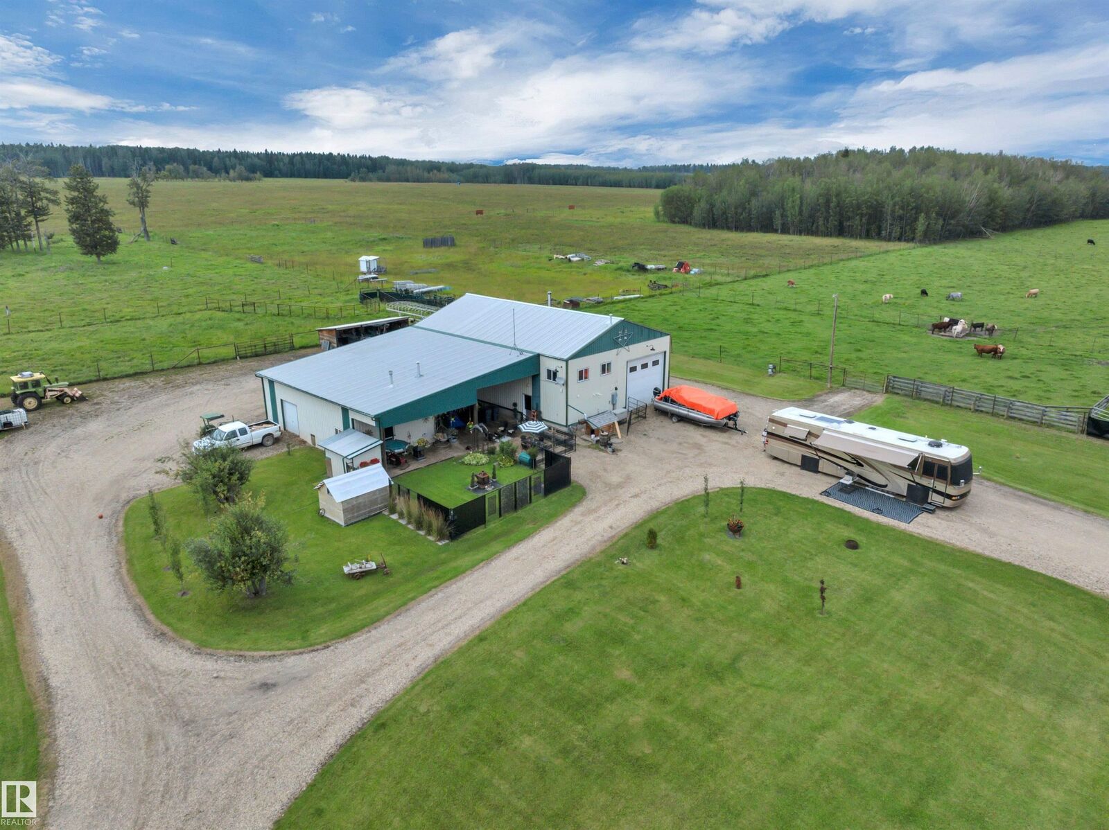 Property Photo: 62002 Twp Road 462 A AB T0C 0T0