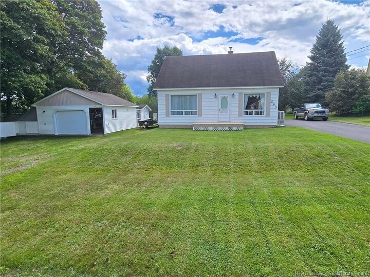 Property Photo: 263 Parc NB E8K 2E9