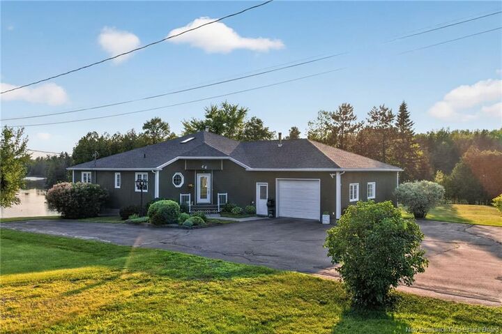 44 Jean Baptiste — photo 1