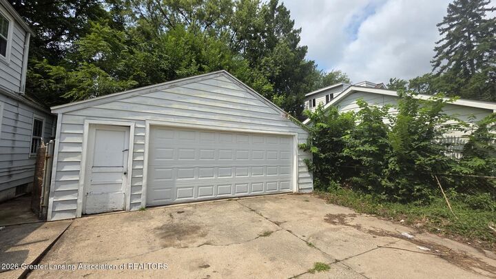 Property Photo: 954 Daisy Lane MI 48823
