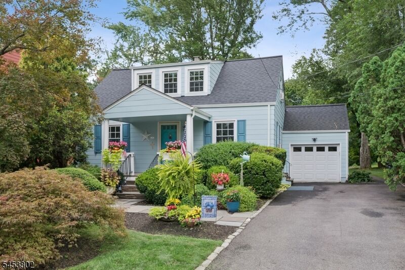 Property Photo:  37 Kings Rd  NJ 07928 