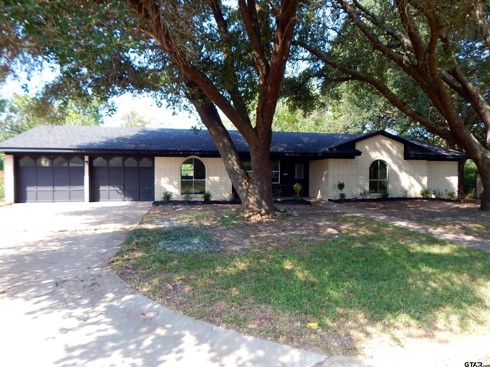 Property Photo:  1703 Briarwood St  TX 75644 