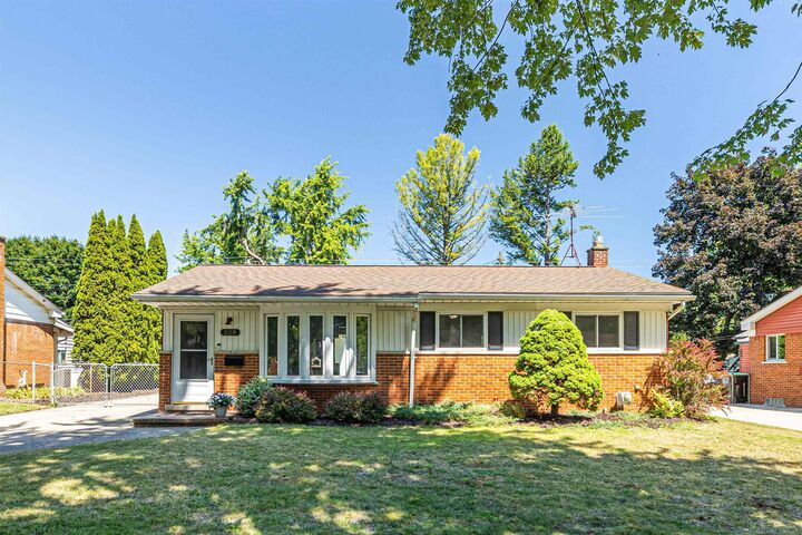 Property Photo:  529 Rewold Drive  MI 48307 