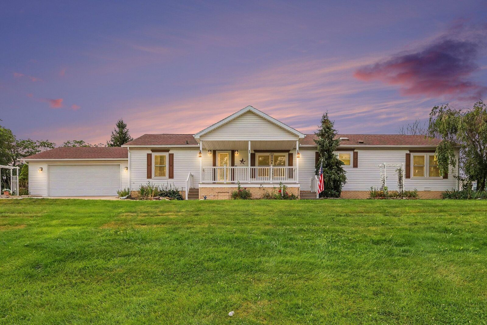Property Photo:  1559 Larkmore Lane  MI 49240 