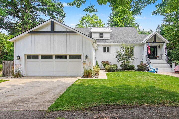 Property Photo: 16381 Greenly Street MI 49424