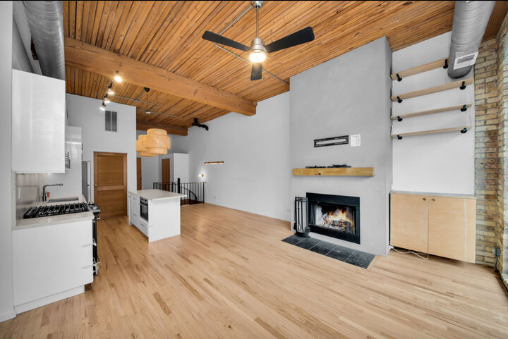 Property Photo:  2333 W St. Paul Avenue 202  IL 60647 