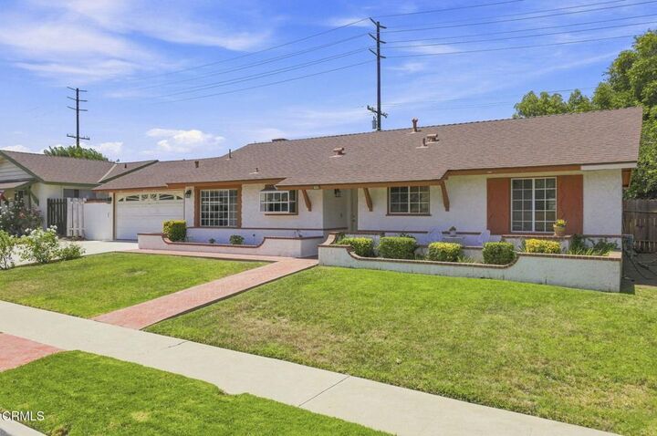 Property Photo: 3115 Calle Quebracho CA 91360