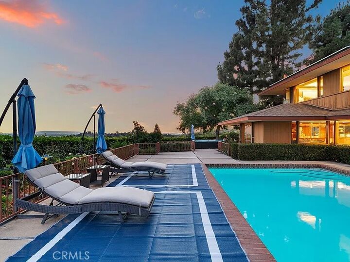 Property Photo: 540 Reposado CA 90631