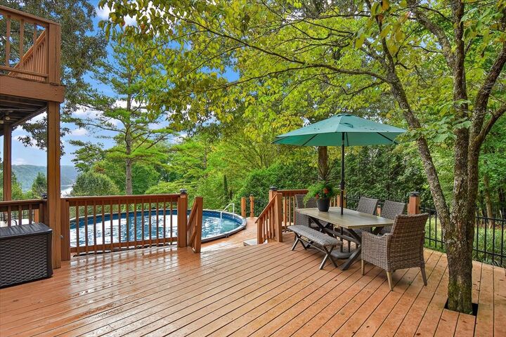 Property Photo:  4250 Four Seasons Rd  TN 37166 