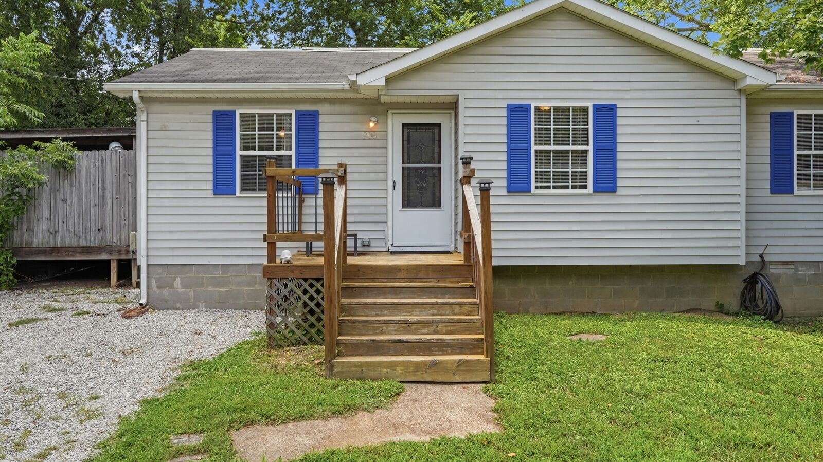 Property Photo: 706 Madison St TN 37355