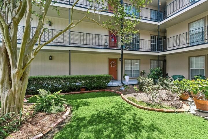 Property Photo: 2511 Metairie Lawn Drive 113 LA 70002