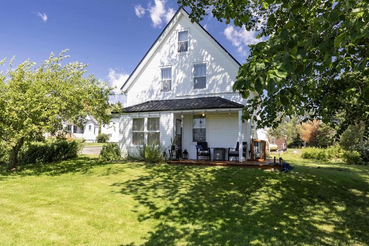 12 Elm Street — photo 1