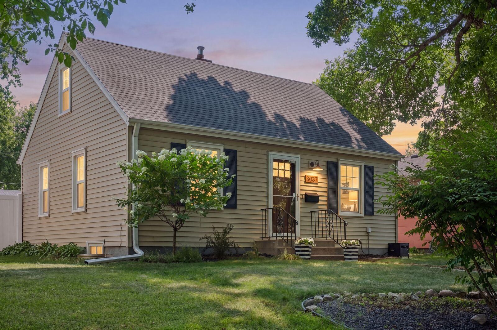 Property Photo:  3037 Florida Avenue S  MN 55426 