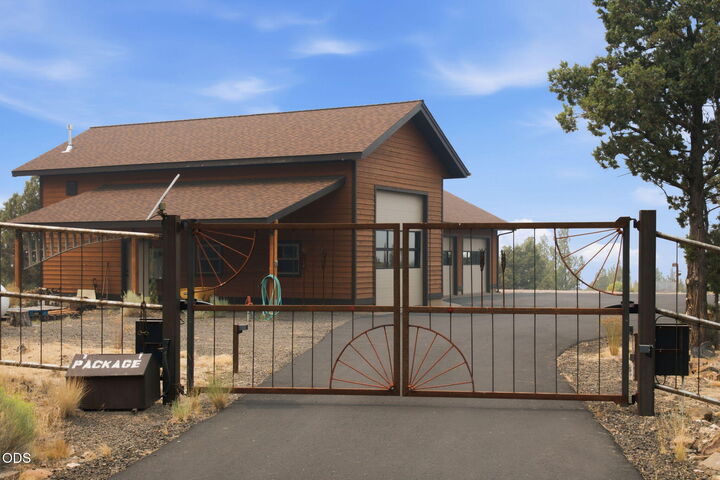 Property Photo:  2918 NW Century  OR 97754 