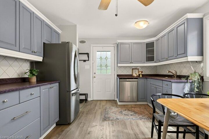Property Photo:  780 Garth Street  ON L9C 4K4 