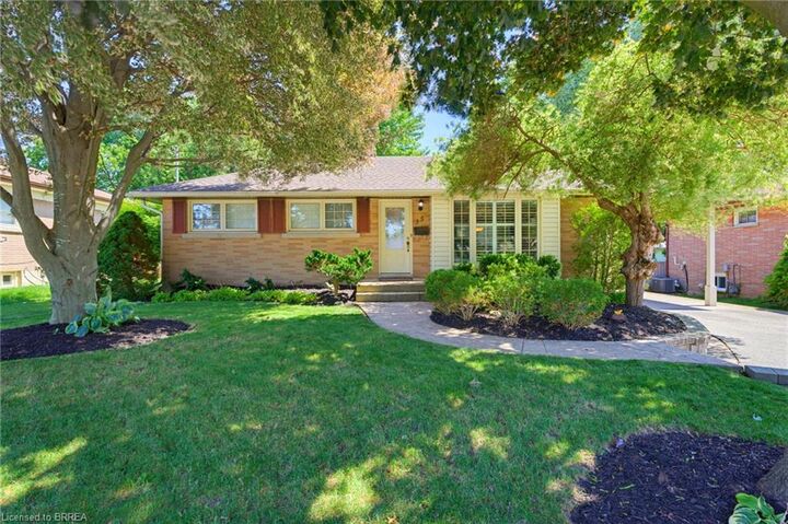 35 Varadi Avenue — photo 1