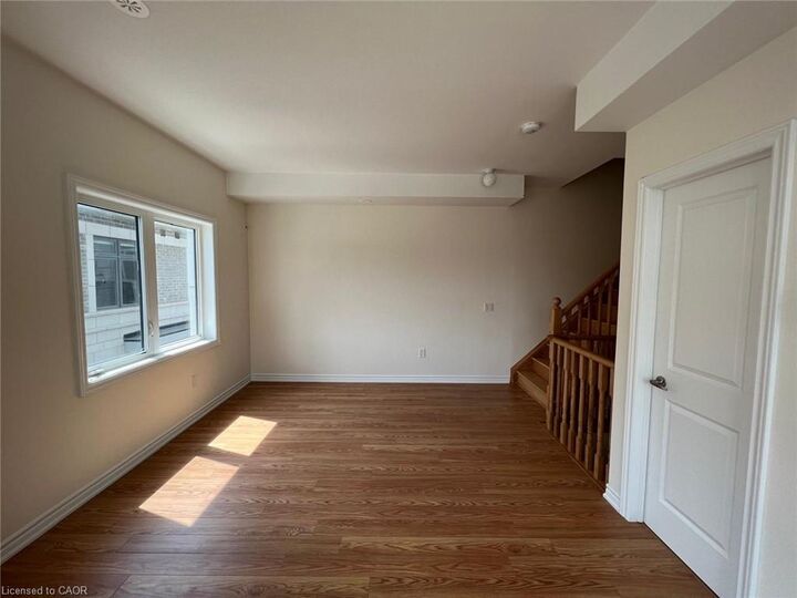 Property Photo: 10 Halliford Place 32 ON L6P 4R1