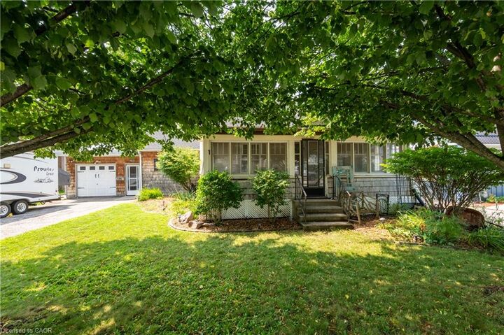 Property Photo:  186 Norwich Avenue  ON N4S 3V6 